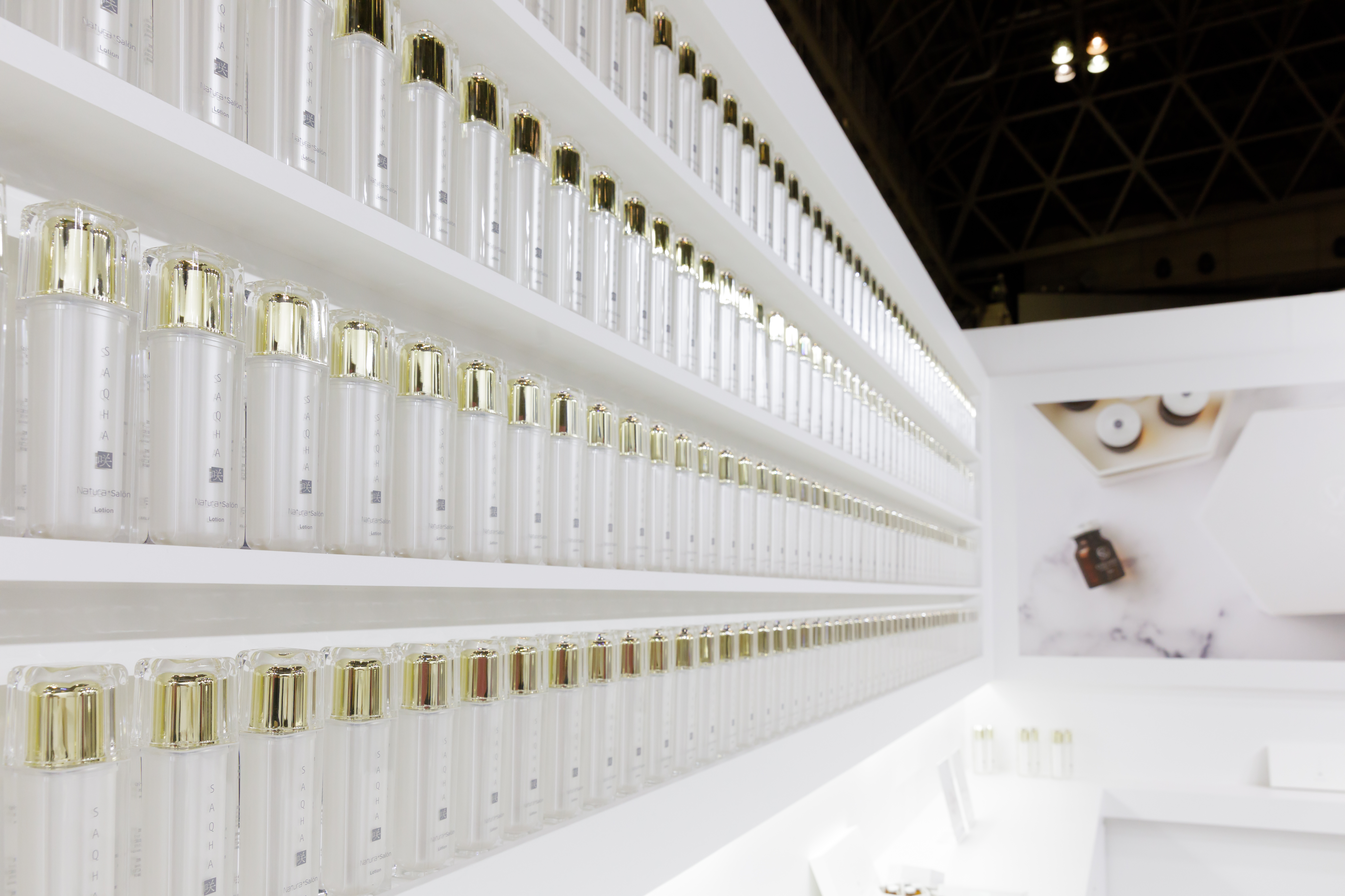 国際化粧品展ブースデザイン