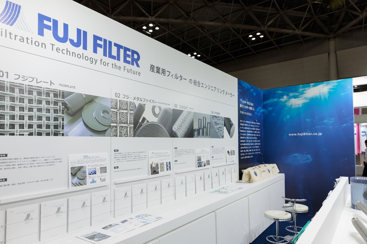 エヌプラス2017の展示会ブースデザイン装飾