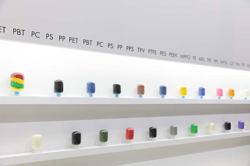 高機能プラスチック展2019の展示会ブースデザイン装飾