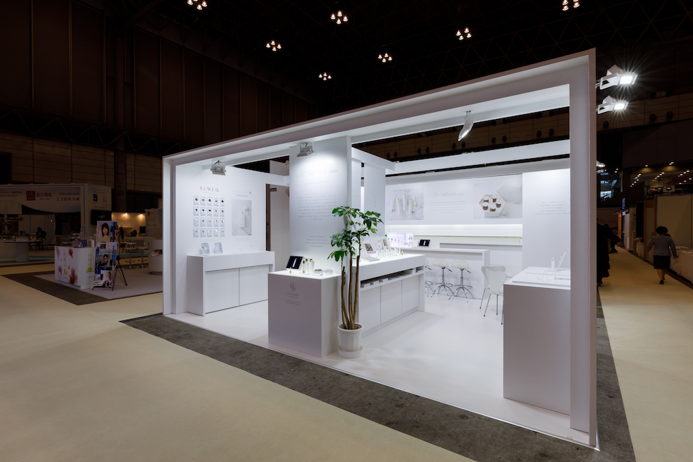 国際化粧品展2020の展示会ブースデザイン装飾