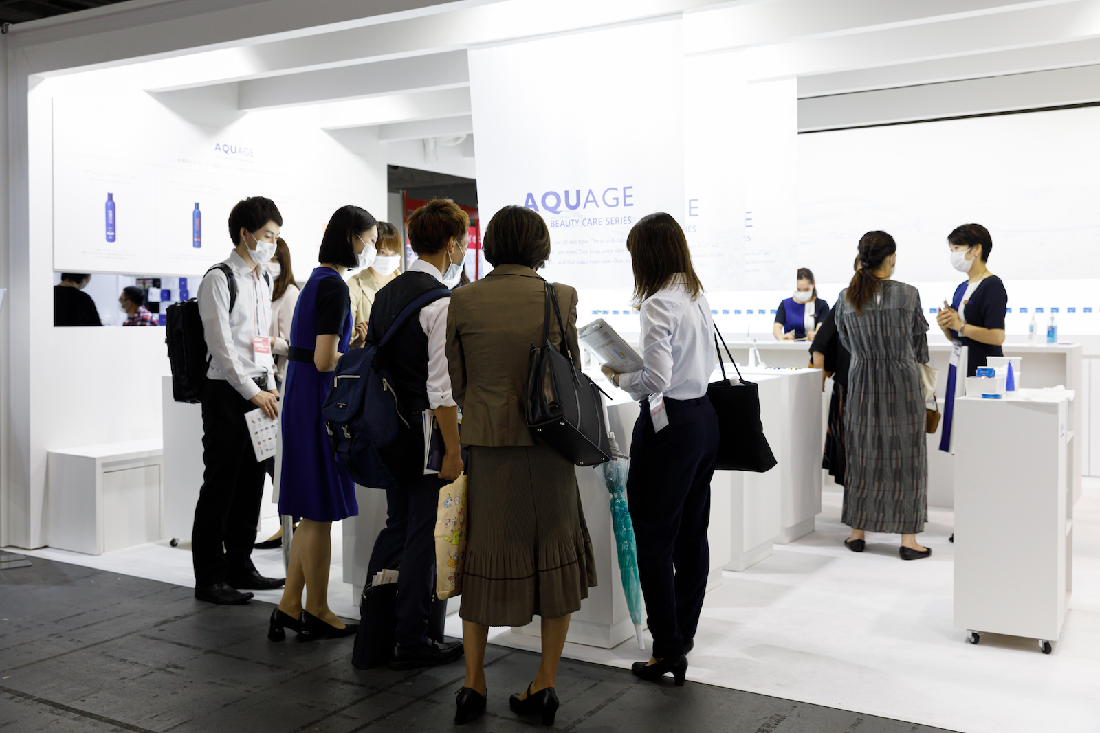国際化粧品展　大阪の展示会ブースデザイン装飾