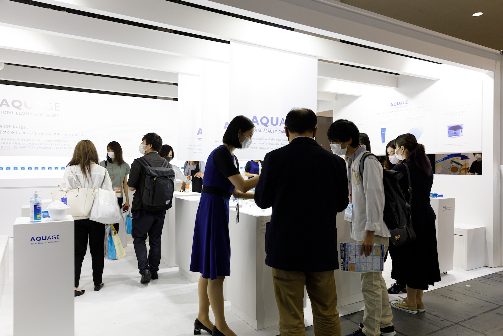 国際化粧品展　大阪の展示会ブースデザイン装飾