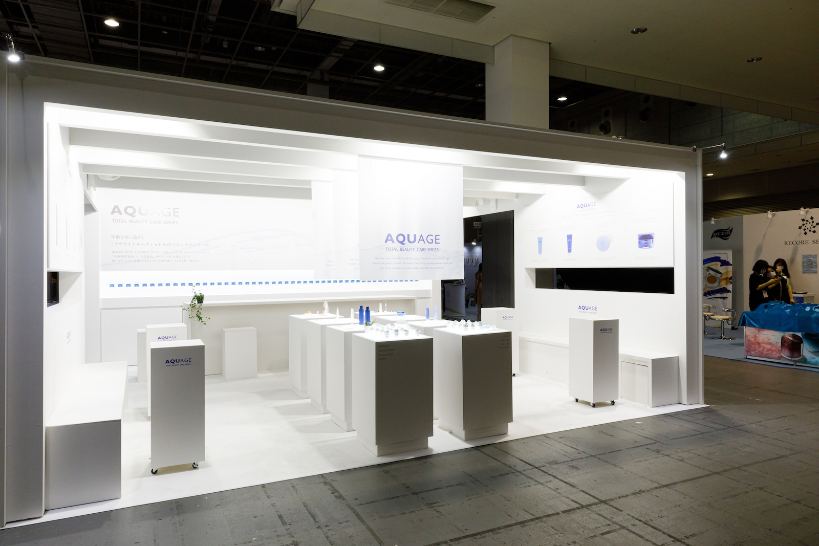国際化粧品展　大阪の展示会ブースデザイン装飾