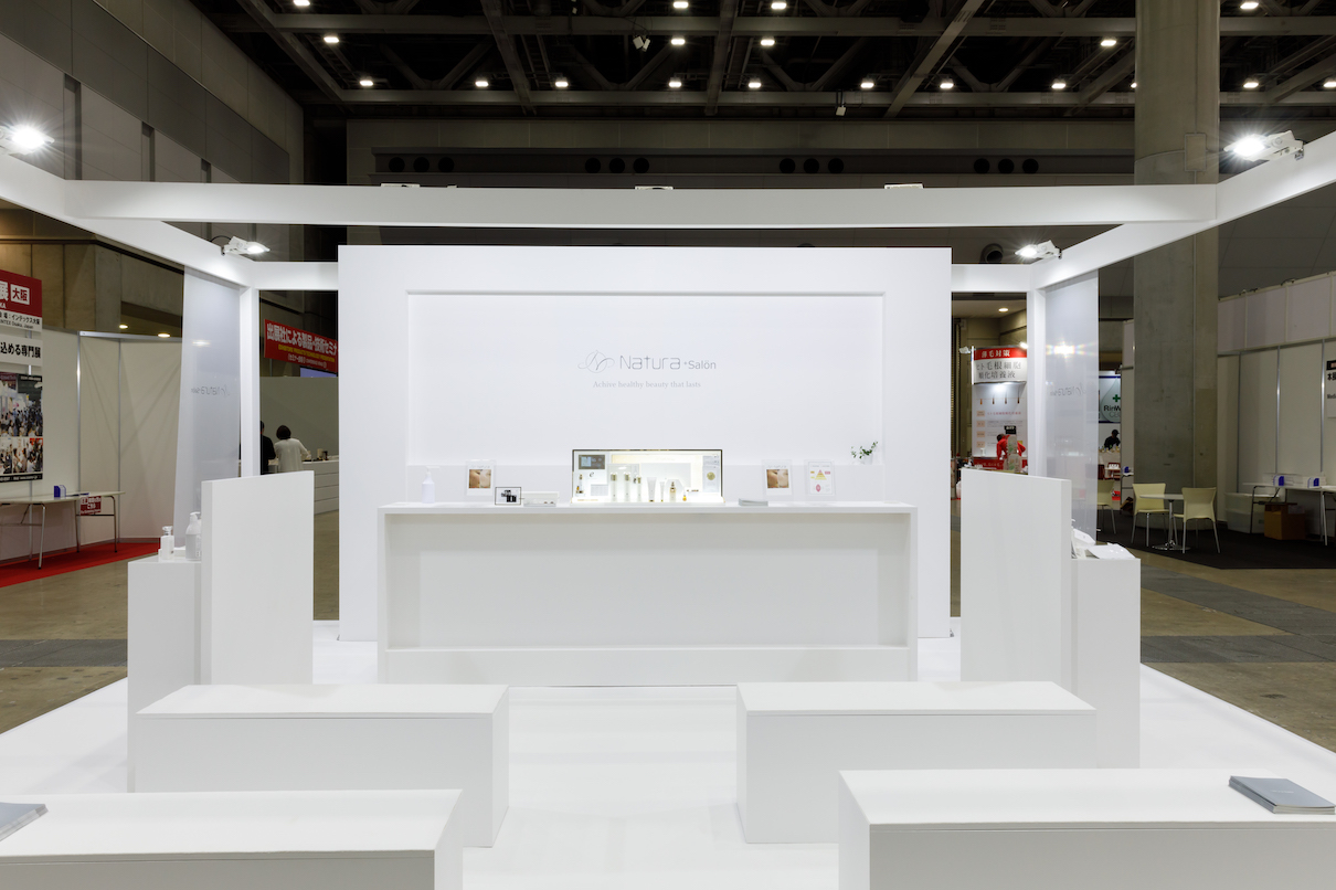 国際化粧品展東京の展示会ブースデザイン装飾