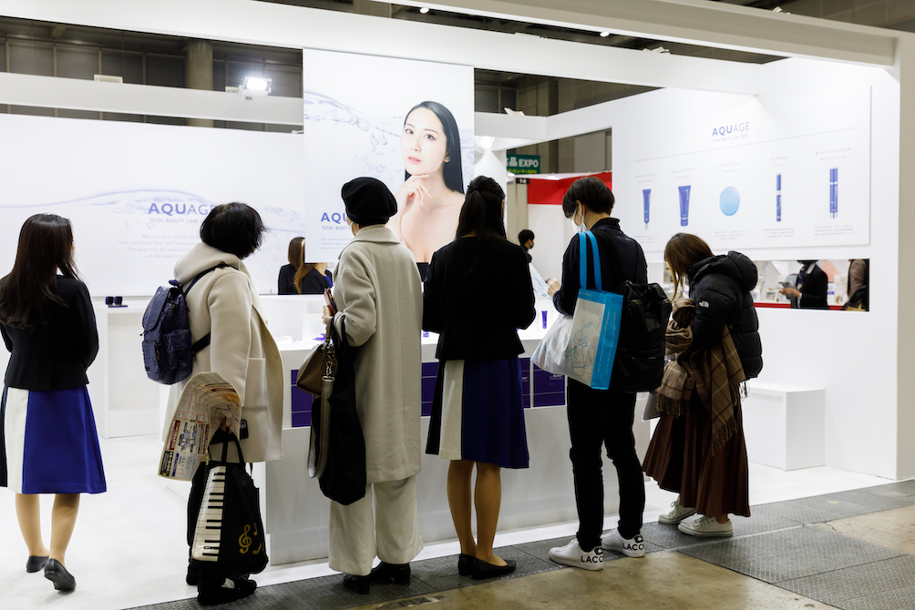 国際化粧品展東京の展示会ブースデザイン装飾