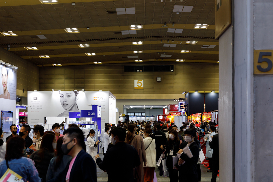 ビューティーワールドジャパン2020の展示会ブースデザイン装飾